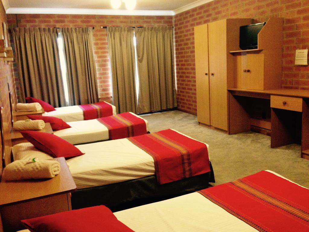 Pooraka Motor Inn Kamer foto