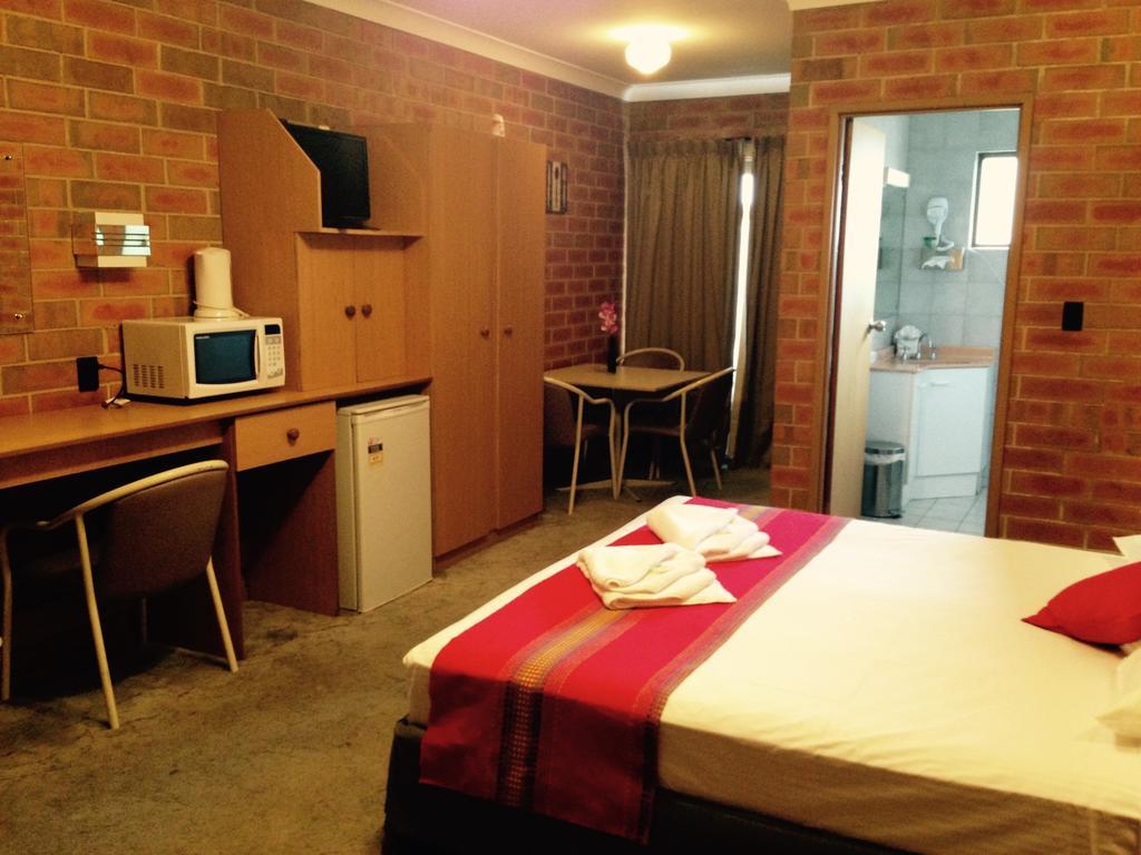 Pooraka Motor Inn Kamer foto